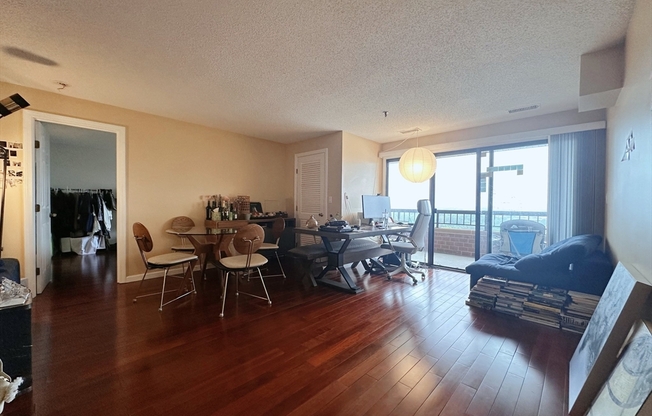 2 beds, 2 baths, 1,206 sqft, $3,500, Unit 1123