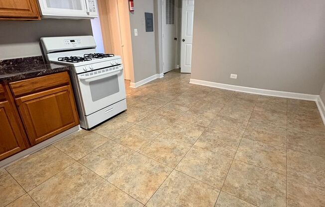 1 bed, 1 bath, 750 sqft, $1,125, Unit WL 210