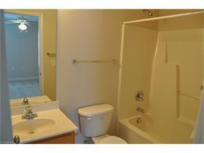 2 beds, 2 baths, $1,300