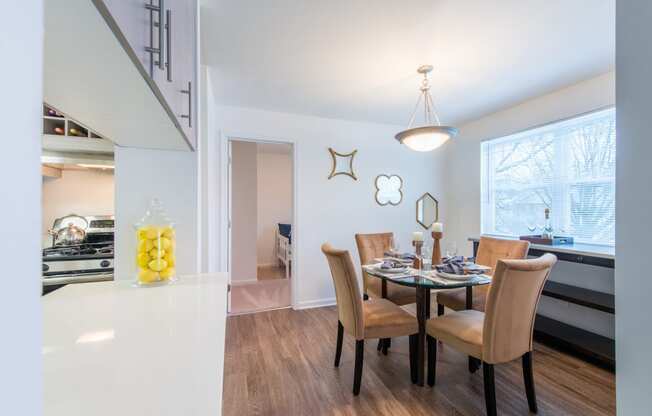 Dining Area at Amberleigh, Fairfax, VA, 22031