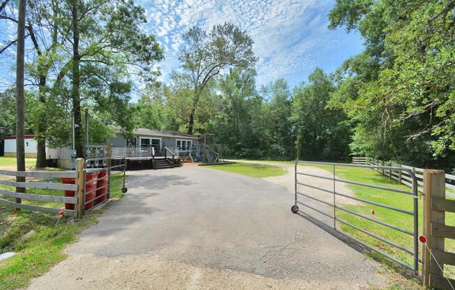 24463 LINDA LN