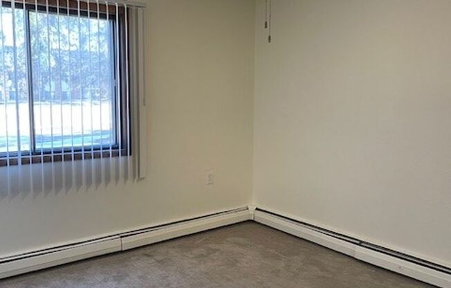 2 beds, 1 bath, 938 sqft, $1,330, Unit 880-101
