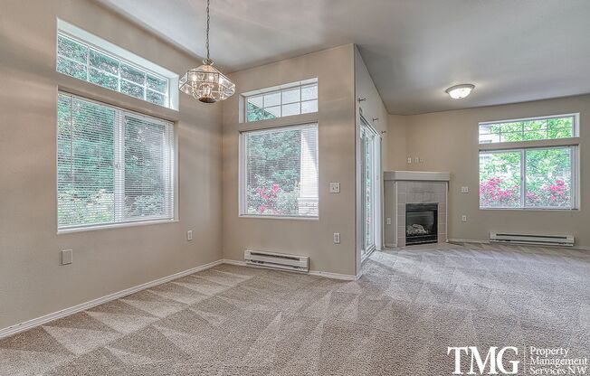 Delightful 2br/2ba Condo in Beaverton with attached Garage & W/D in Unit