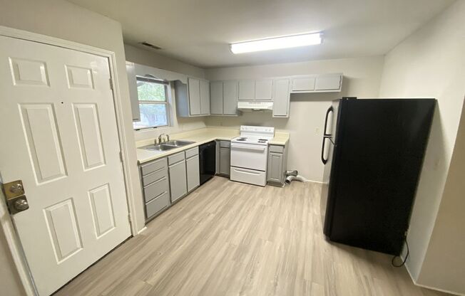 2bd/1ba Apt. close Downtown Salisbury & easy access to I-85