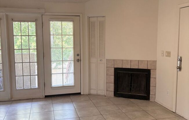 1 BEDROOM/1 BATHROOM/LOFT/1 CAR GARAGE CONDO IN MESA (BROWN RD & CENTER ST) Holiday Move in SPECIAL !!! *** 50% OFF RENT, THE MONTH YOU MOVE IN ***