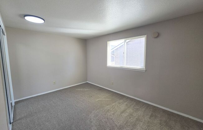 2 beds, 1 bath, 840 sqft, $1,250, Unit 61