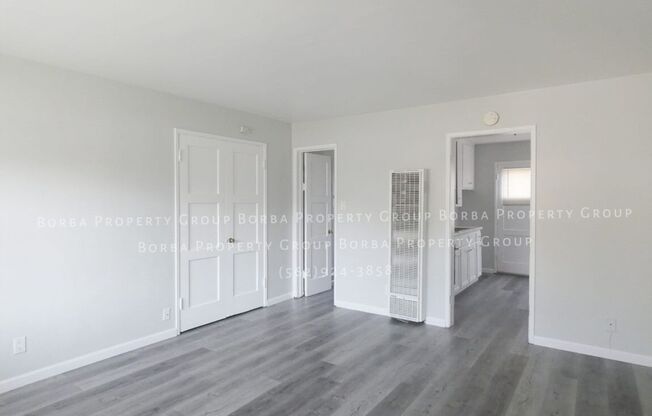 Studio, 1 bath, 355 sqft, $1,290, Unit 06