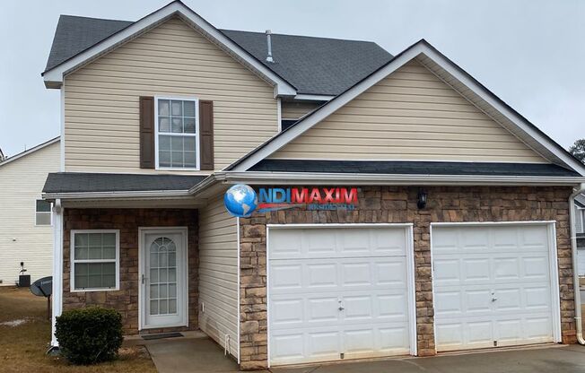 Nice 3 bedrooms and 3 bathrooms house in Stockbridge