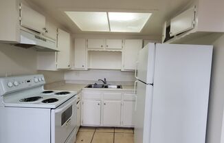 2 beds, 1 bath, $1,995, Unit I