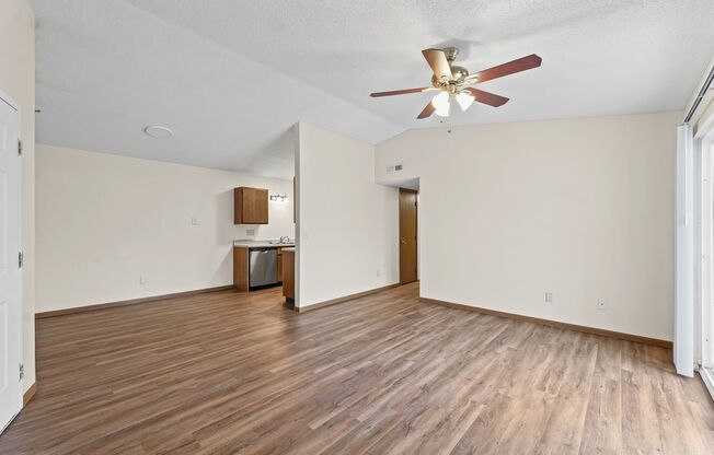 3 beds, 2 baths, 1,100 sqft, $1,160, Unit 9G