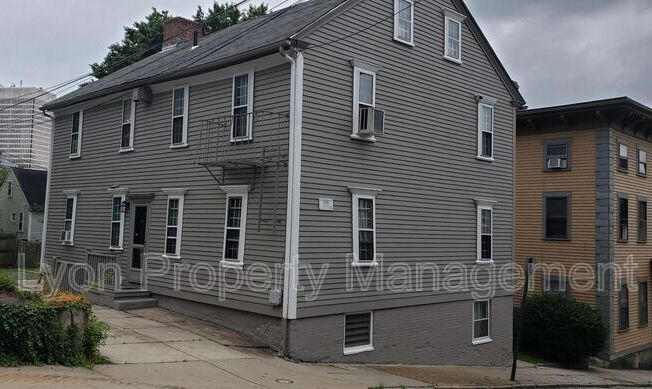 39 Bowen St