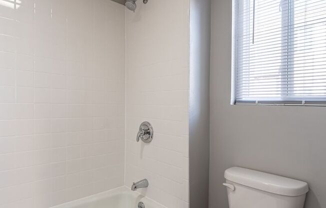 3 beds, 2 baths, 1,350 sqft, $1,455, Unit 201