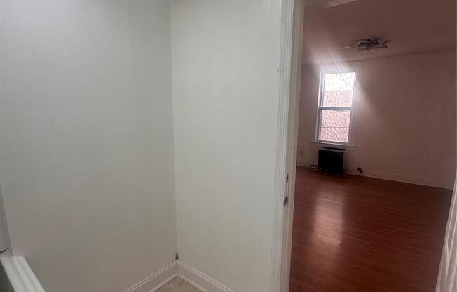 421 S 10 AVE