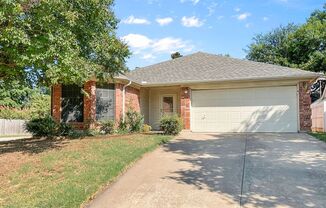 Charming 3 bedroom in Arlington TX