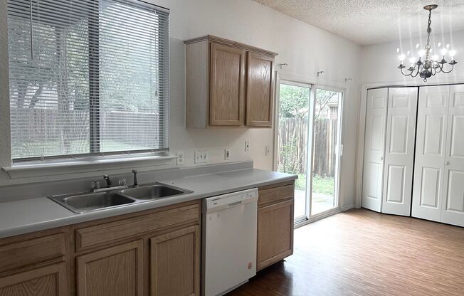 4 BED/ 2.5 BATH on 512 Dusty Leather