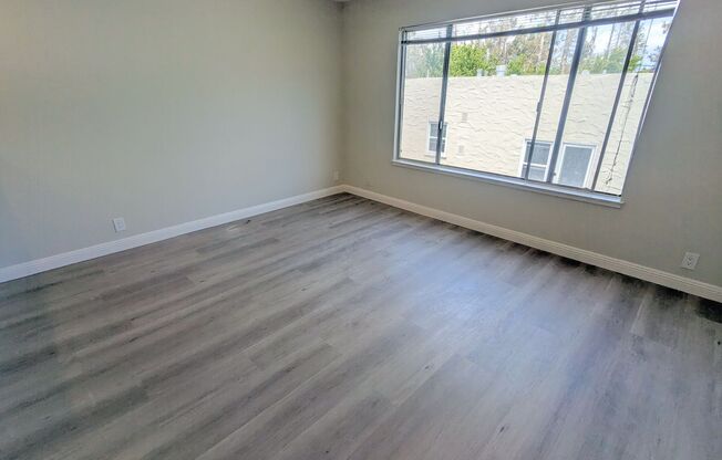 Tyb - 1120 Douglas Av.