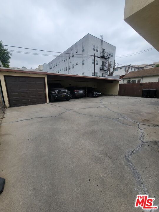 1038 S HARVARD BLVD