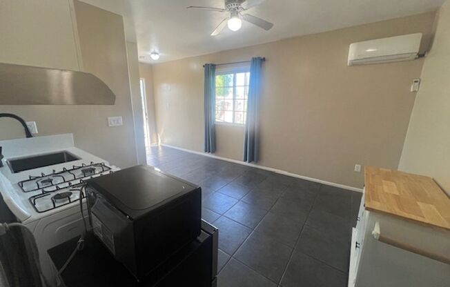 Charming 1 Bedroom, 1 Bathroom ADU in Pacoima! Ready for Move-In!