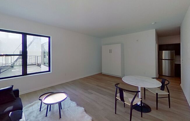 Studio, 1 bath, 400 sqft, $1,718, Unit 203
