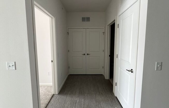 1 bed, 1 bath, 738 sqft, $1,175, Unit 534