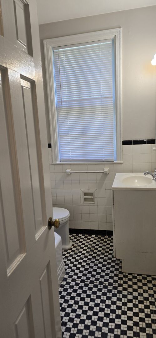 1 bed, 1 bath, $975, Unit 3D