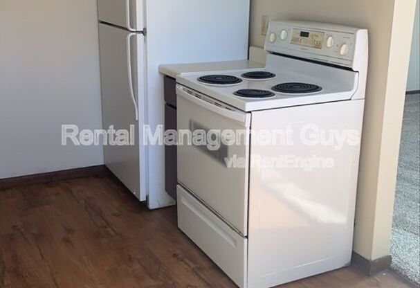 2112 44 AVE N
