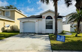 Charming 3 bedroom, 2 Bathroom Home in Kissimmee!!