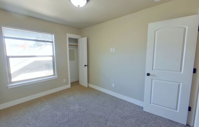 2 beds, 2 baths, $1,650, Unit 2