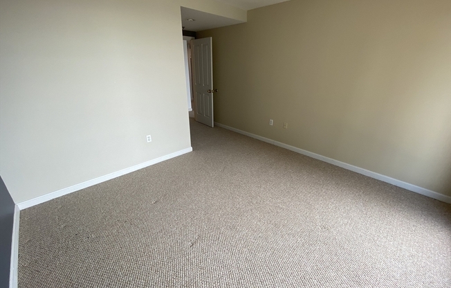 1 bed, 1 bath, 807 sqft, $3,599, Unit 1523