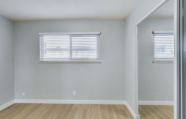 2 beds, 1 bath, 900 sqft, $2,664, Unit APT. 206