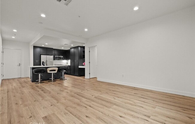 2 beds, 2 baths, 1,050 sqft, $3,250, Unit 206