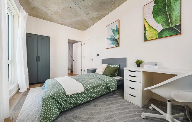 2 beds, 1 bath, $4,975, Unit 515