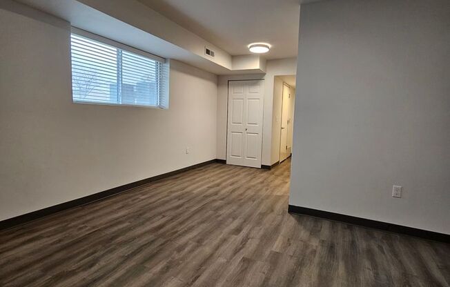 Studio, 1 bath, 450 sqft, $680, Unit 3709 N2