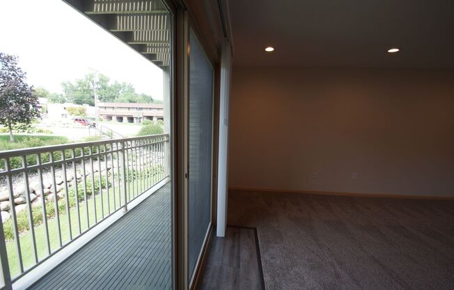 2 beds, 2 baths, 1,050 sqft, $1,724, Unit 206
