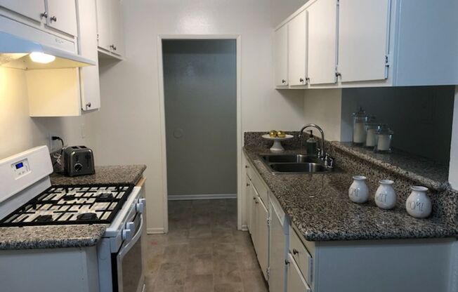 1 bed, 1 bath, 625 sqft, $1,695, Unit 120