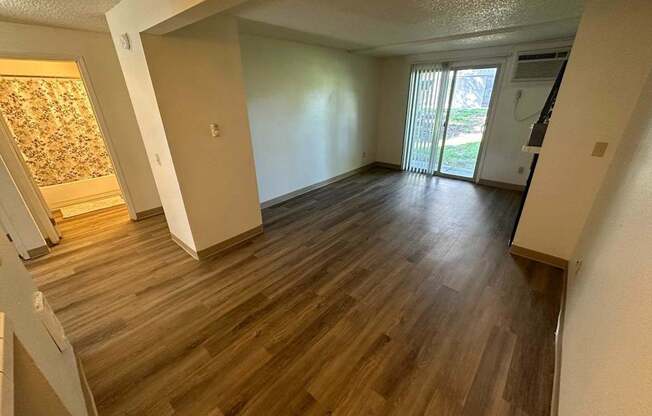 Clearwater Square Apartments in Kennewick, Washington Living Room