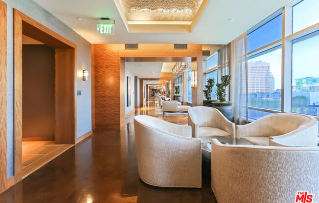 1 bed, 1.5 baths, 1,020 sqft, $5,500, Unit 31F