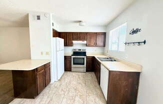 846 N REVERE