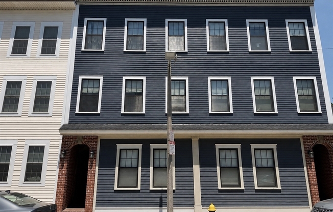 410 E 3 ST