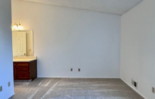 2 beds, 1 bath, $1,750