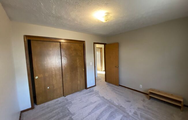 Spacious 3 bed 2 bath | 112th and Maple