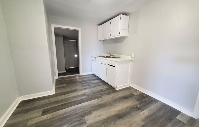 Affordable Remodeled 2 bedroom, 1 bathroom home!