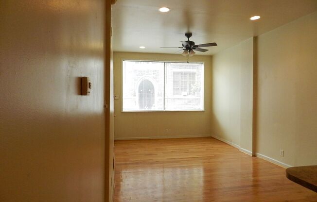 Beautiful 1 BR w/ in unit WASHER / DRYER and private basement! *Available July*
