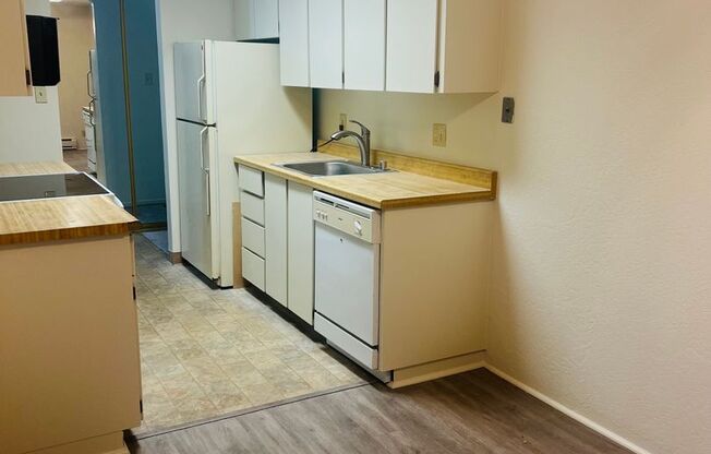2 beds, 1 bath, $3,000, Unit Unit 133