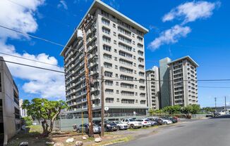 $2400 / 2 BD, 1 BA, 1 parking Condo in Hono Hale Towers