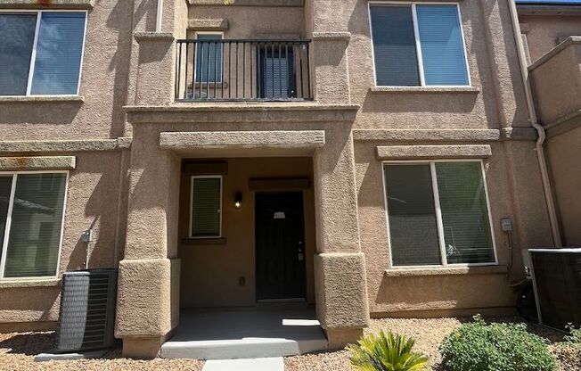 Beautiful 3 Bedroom Townhome!