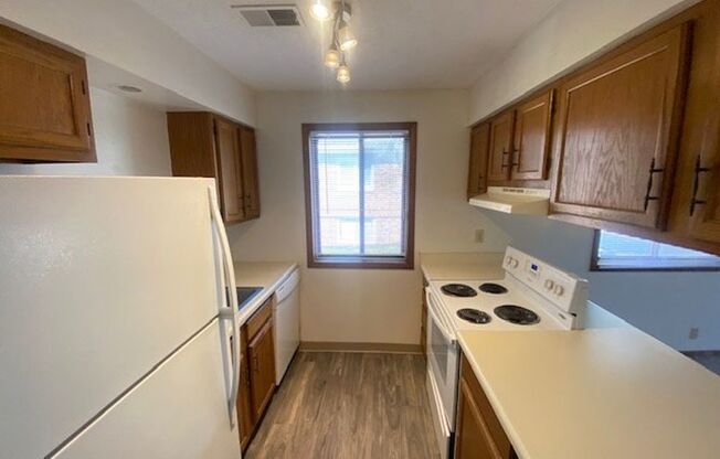 1 bed, 1 bath, 650 sqft, $870, Unit 1505-14