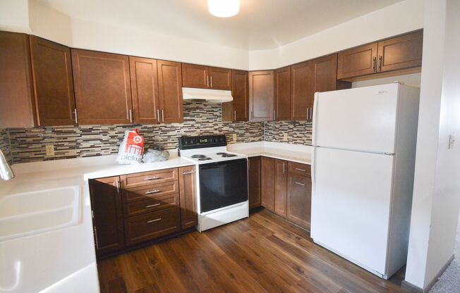 2 beds, 1 bath, $1,175, Unit #4