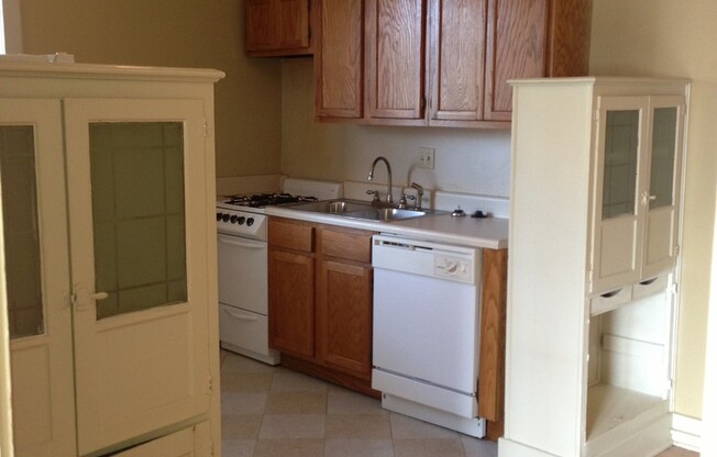 Studio, 1 bath, 636 sqft, $695, Unit C-8