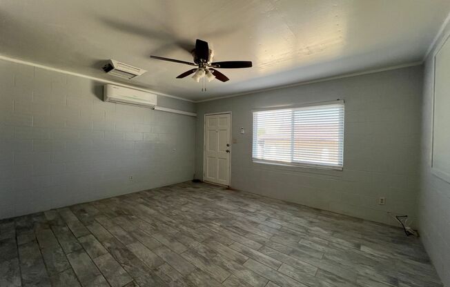 2 beds, 1 bath, $1,075